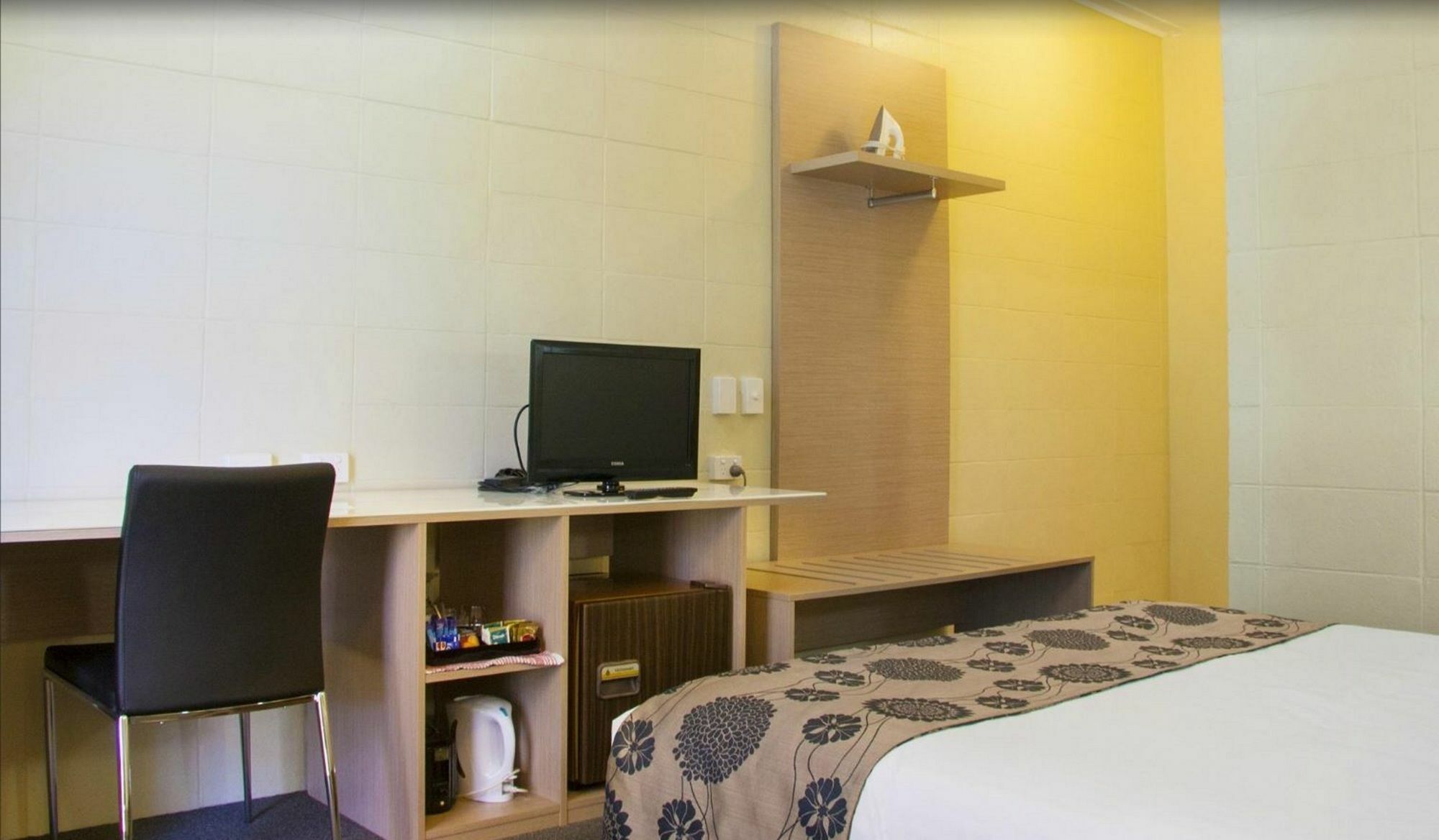 Deluxe Queen Room Not Pet Friendly