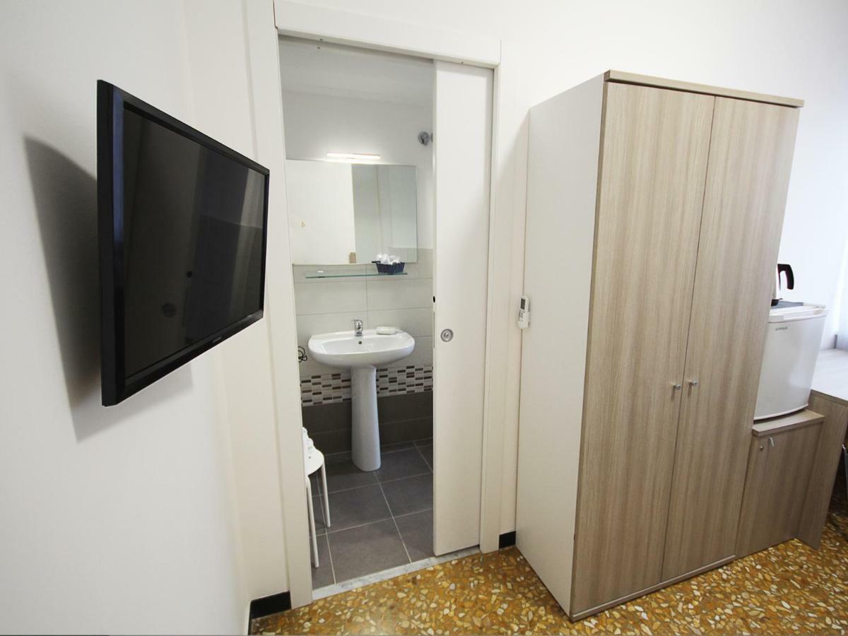 Single Room Private Bathroom