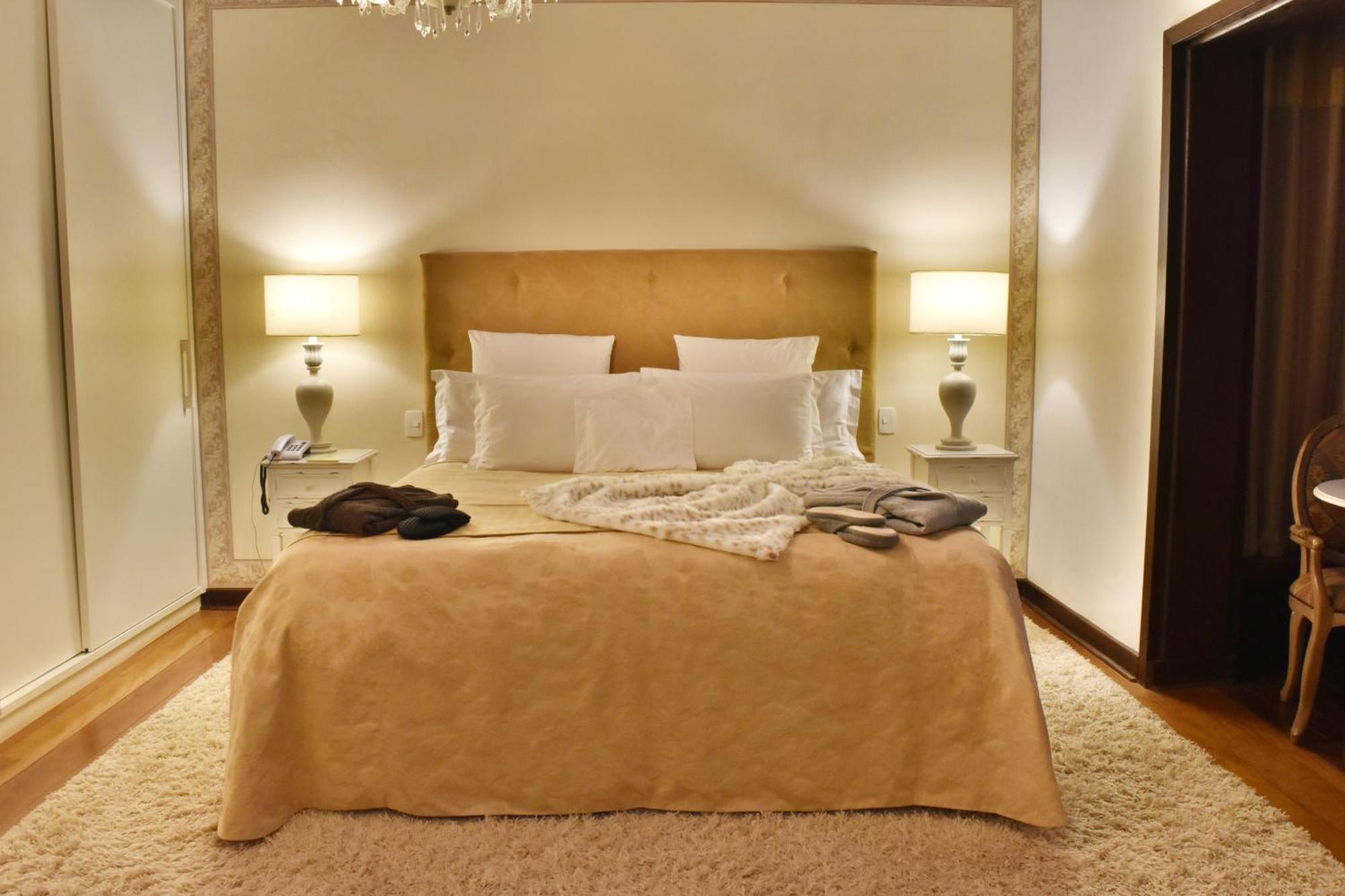 Deluxe King Suite