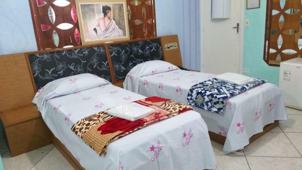 Quarto Econômico com 2 Camas de Solteiro