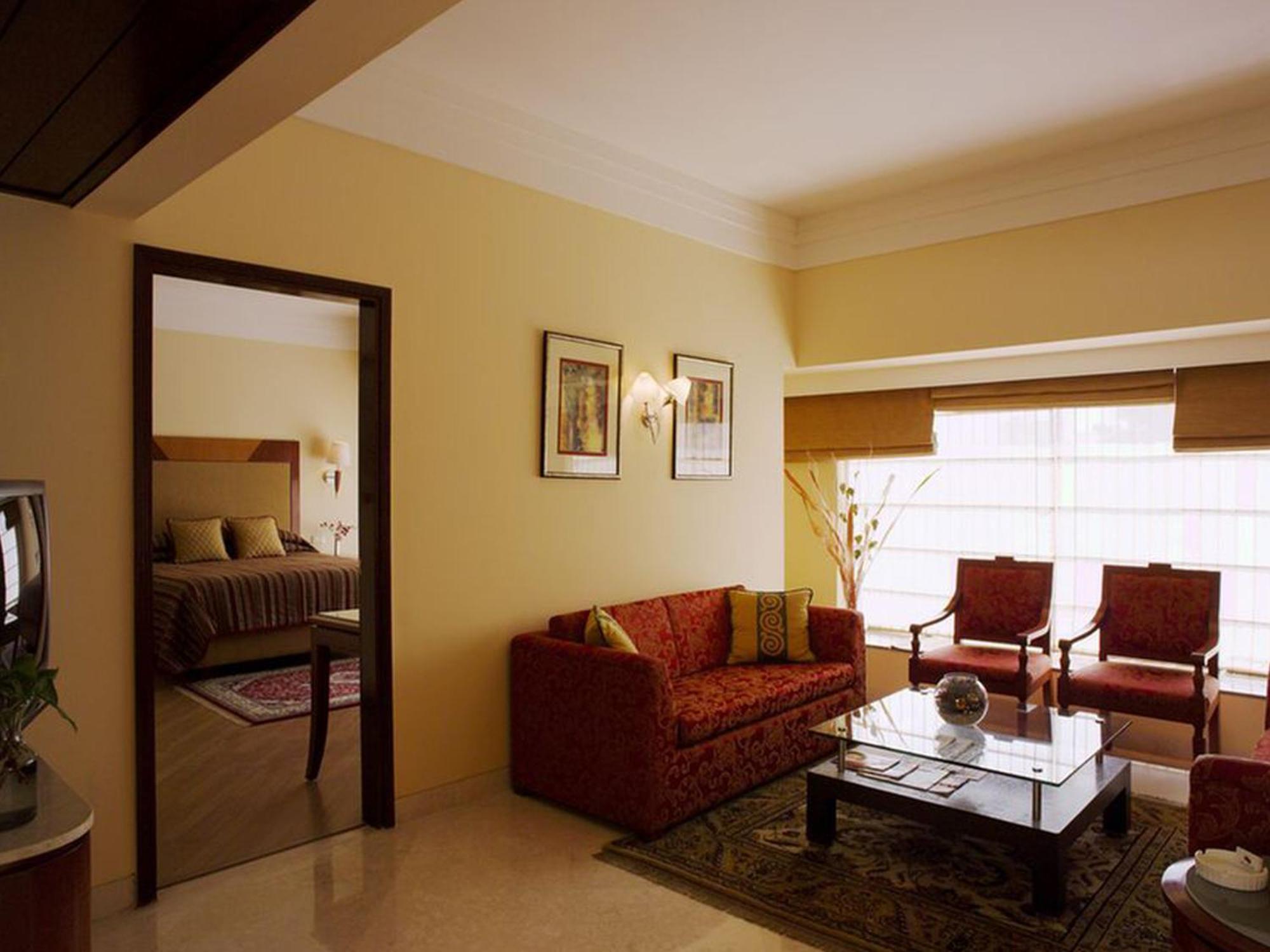 Executive Suite on Food Beverage Spa on Laundry service