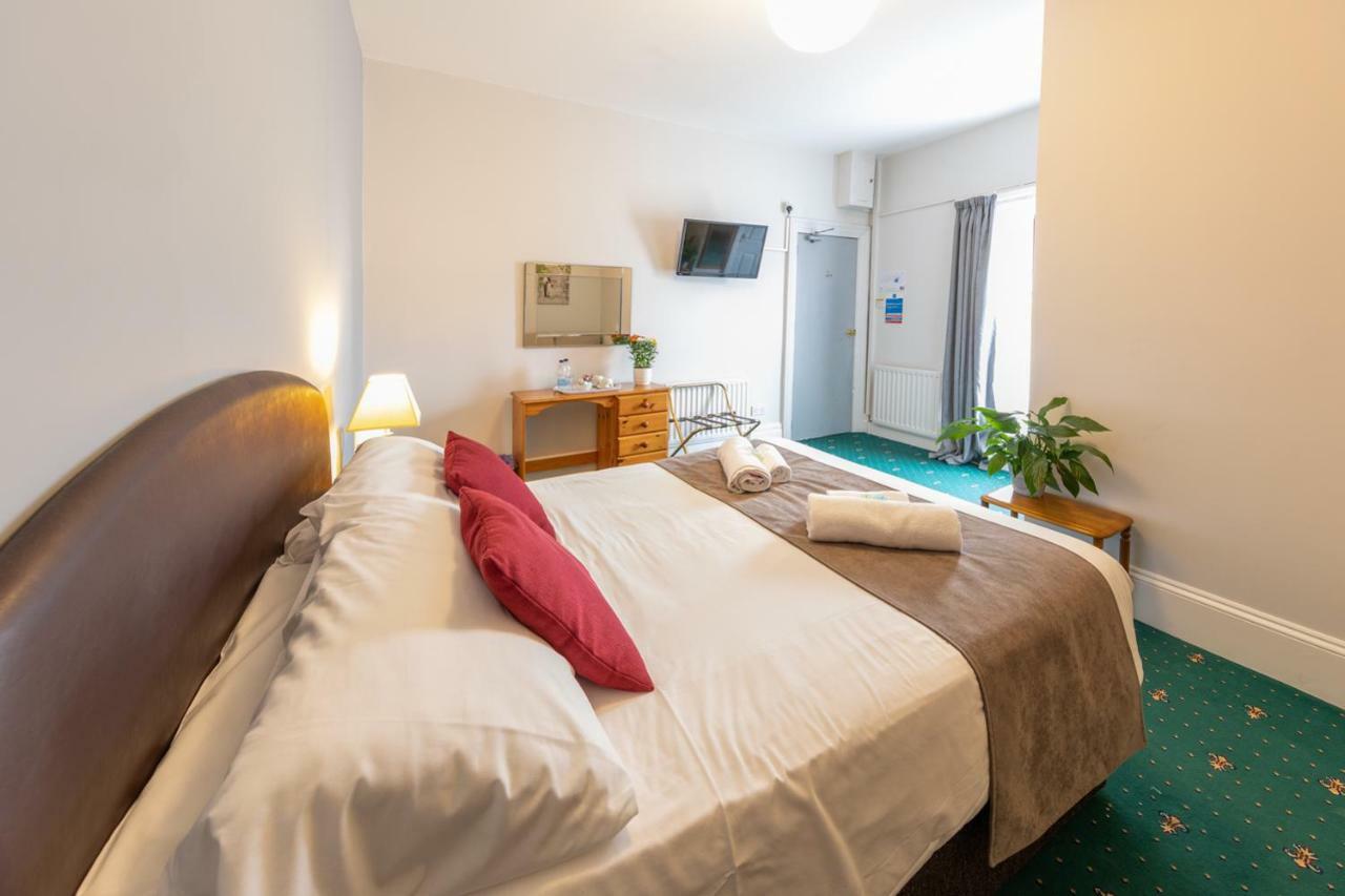 Double Room Private Bathroom