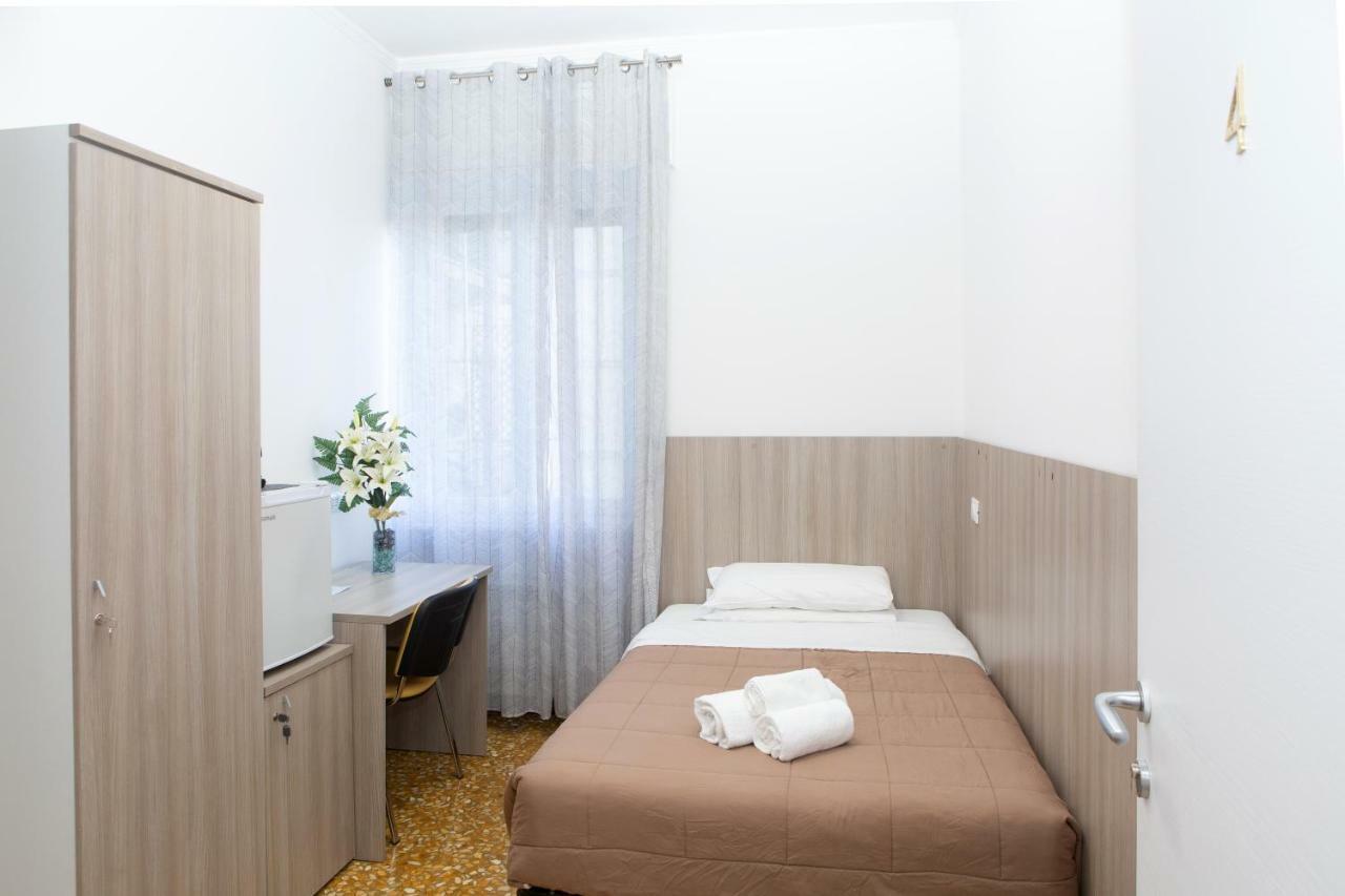 Single Room Private Bathroom