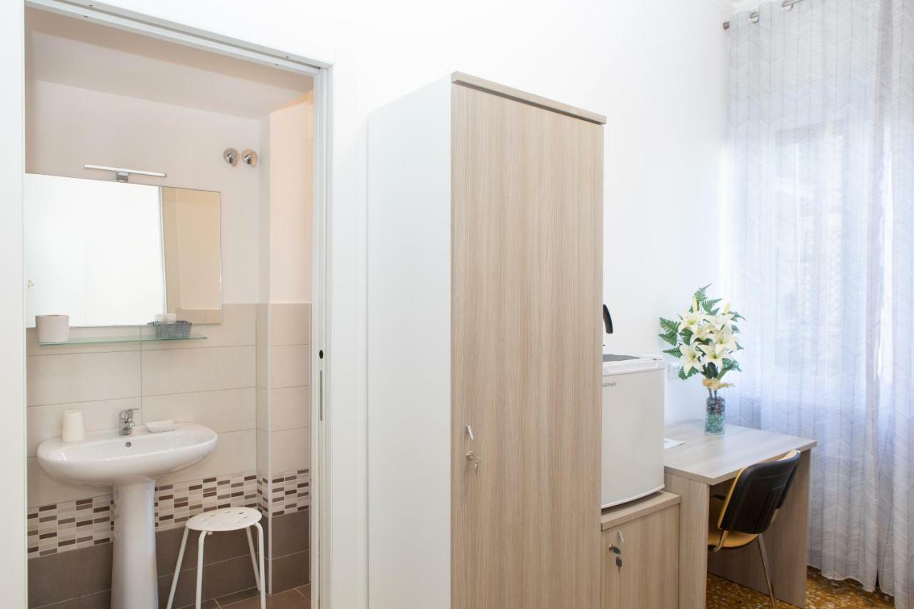 Single Room Private Bathroom