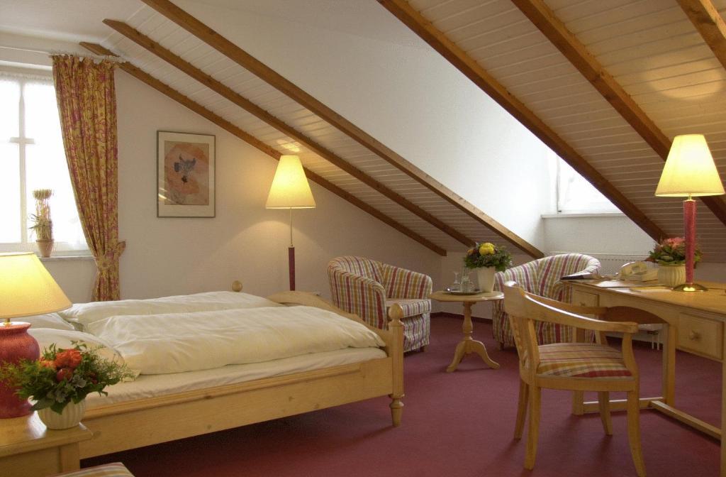 Doppel- oder Zweibettzimmer