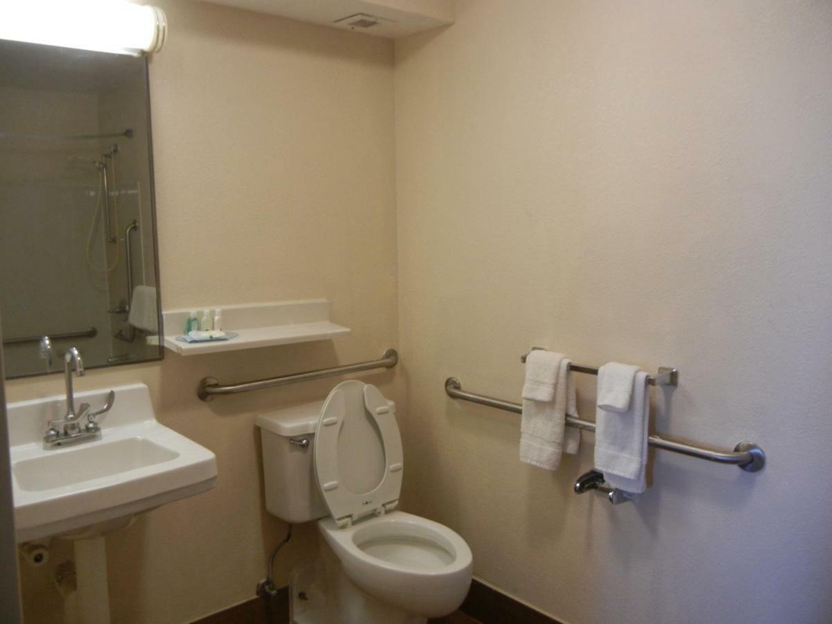 King Room - Disability Access/Non-Smoking