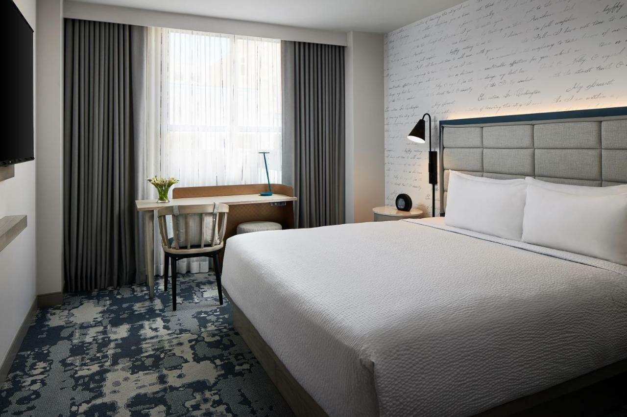 Premium King Room,1285125181:JPEG