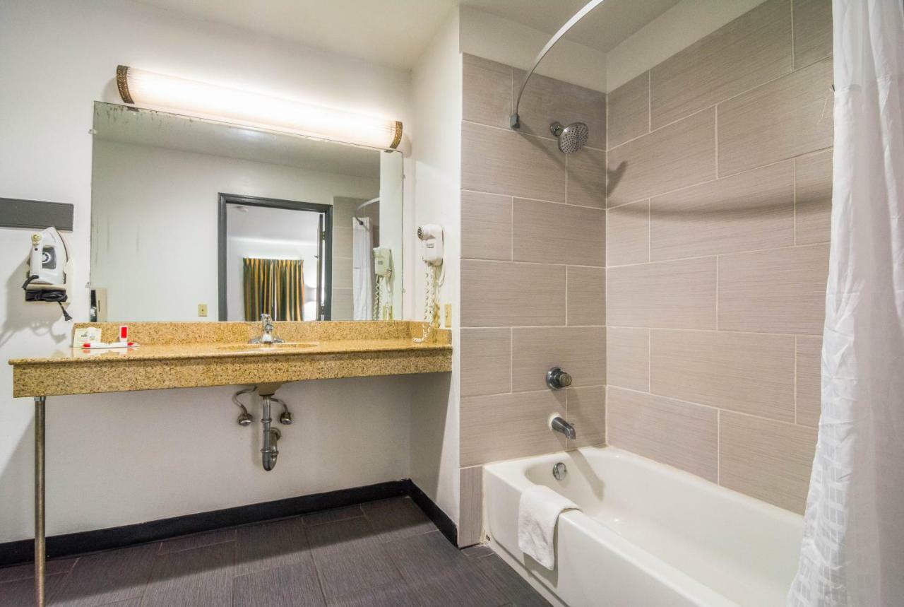 King Room - Disability Access/Non-Smoking
