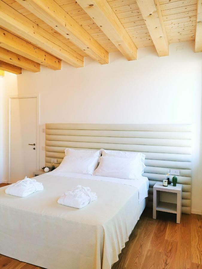 Double Room,911815501:JPEG
