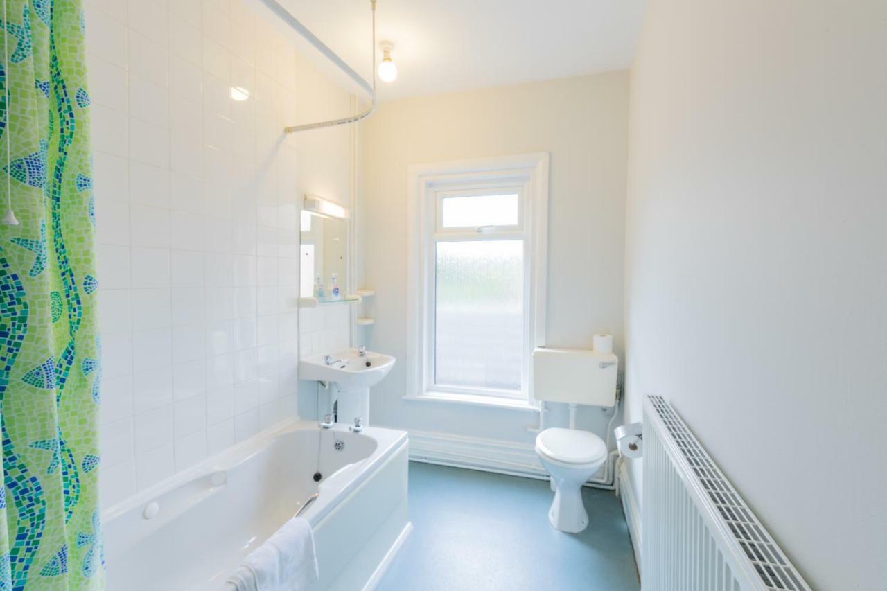Twin Room Bathroom