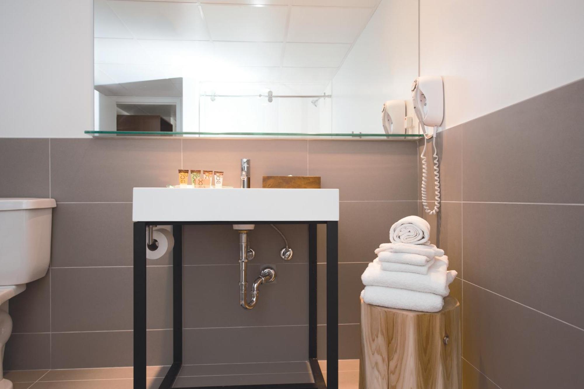 Standard King Room - Pet Friendly