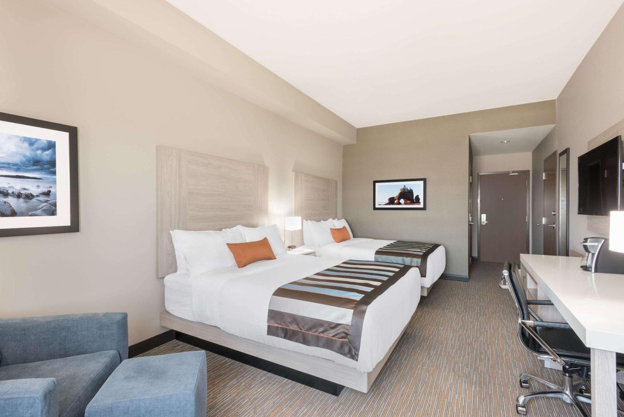 Queen Room Two Queen Beds Non-Smoking
