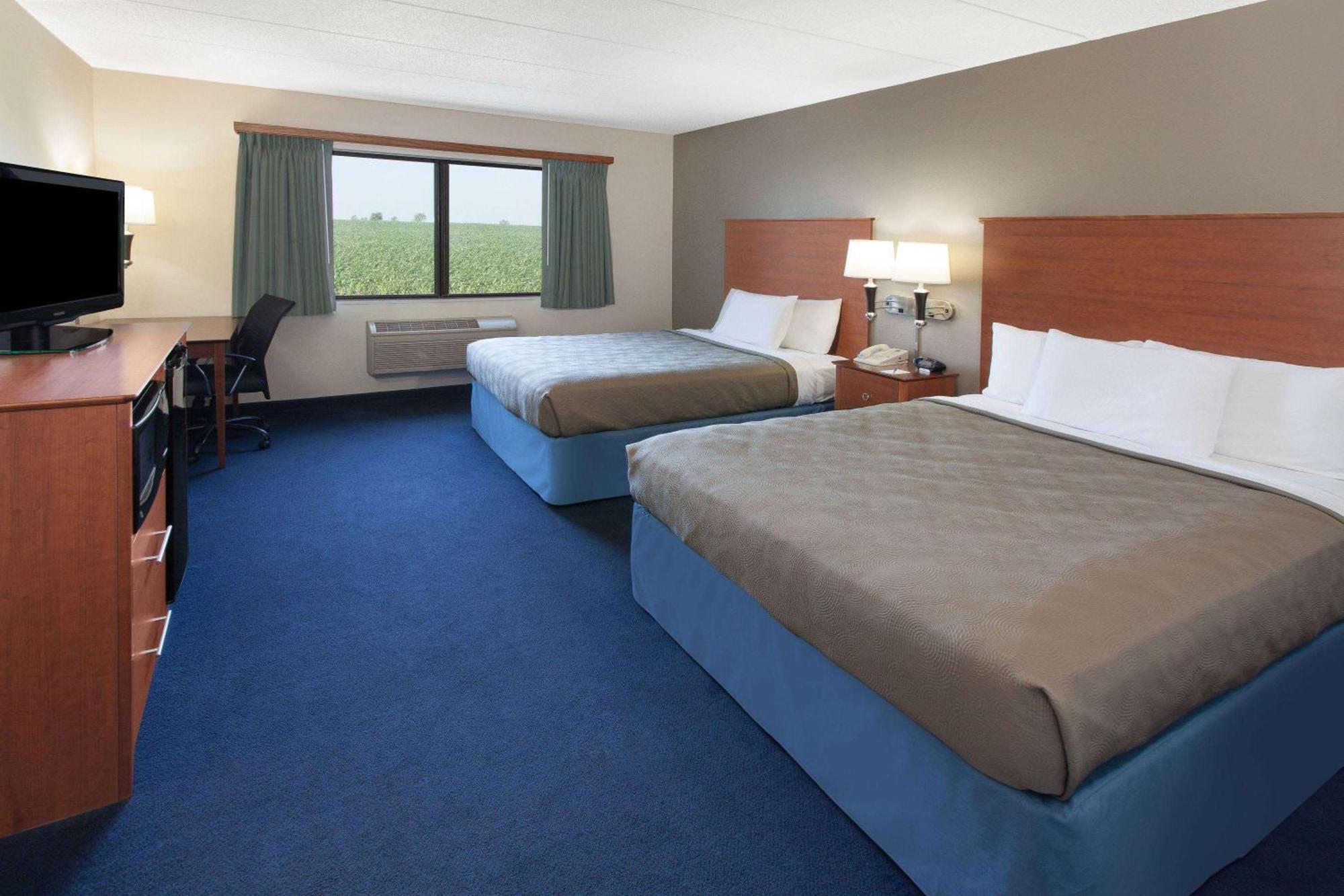 Queen Room with Two Queen Beds - Non-Smoking