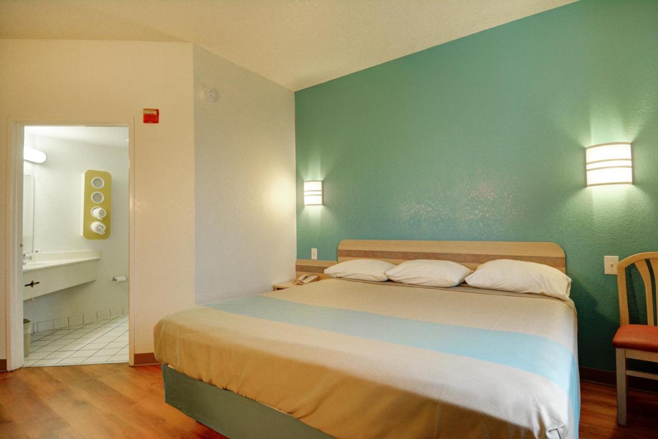 King Room Roll Shower Disability Access Non-Smoking