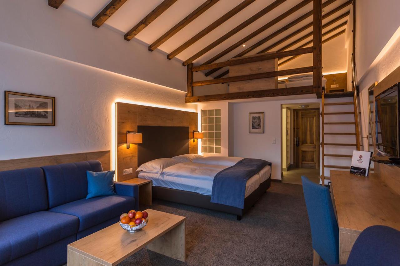 Panoramic Family Room Matterhorn View