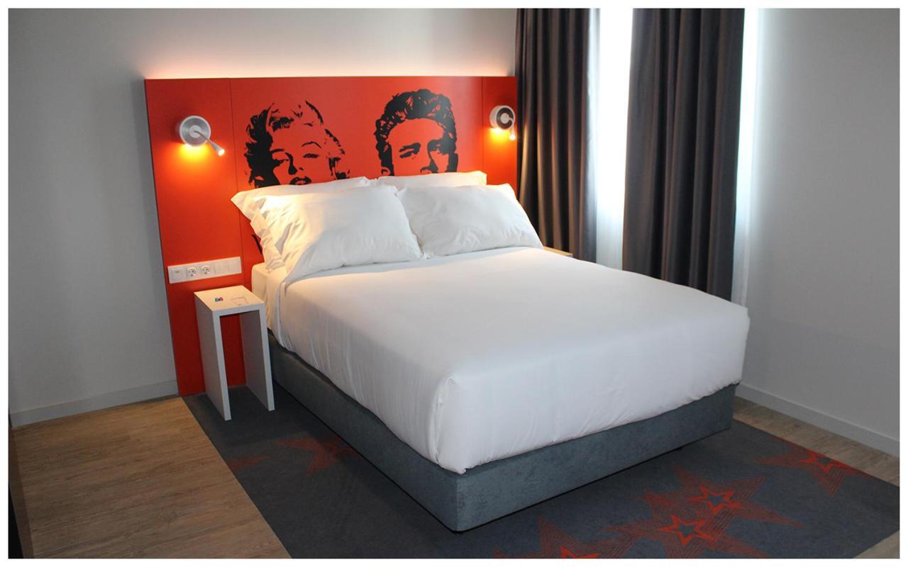 Standard Double Room,918289795:JPEG
