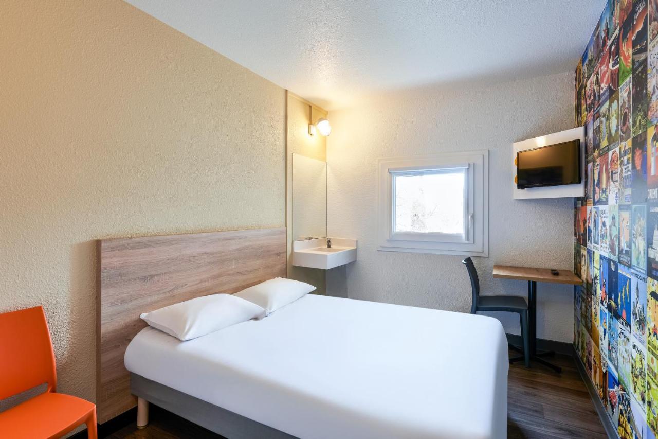 Tandem Room