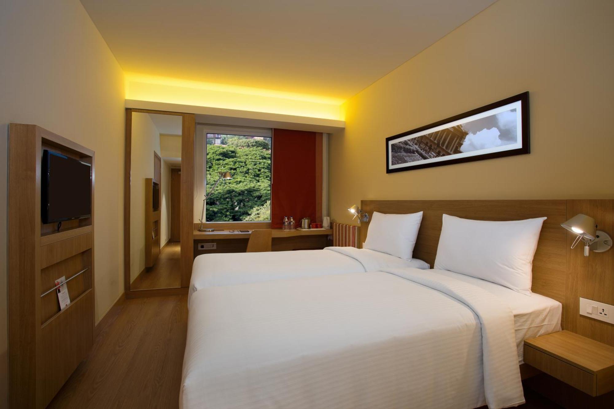 Standard Queen Room
