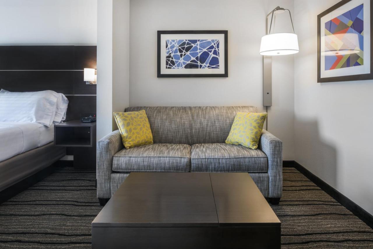 Standard King Room Sofa Bed
