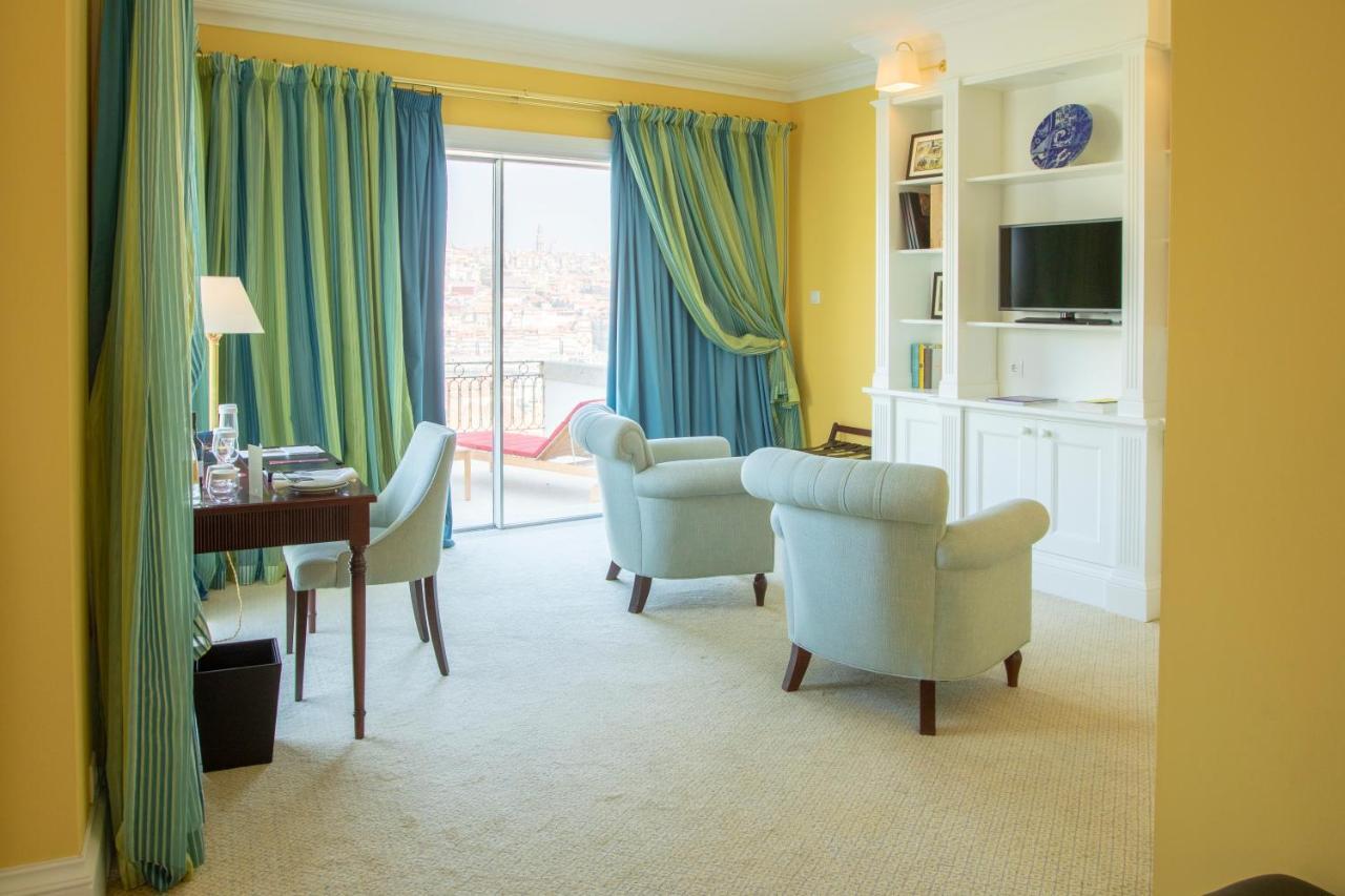 Deluxe Suite Panoramic River View