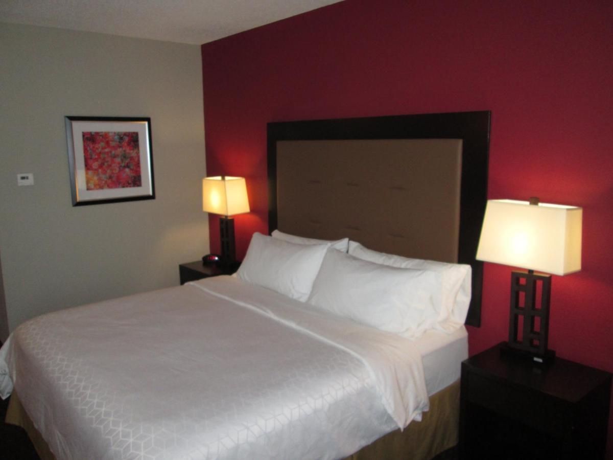 Standard King Room
