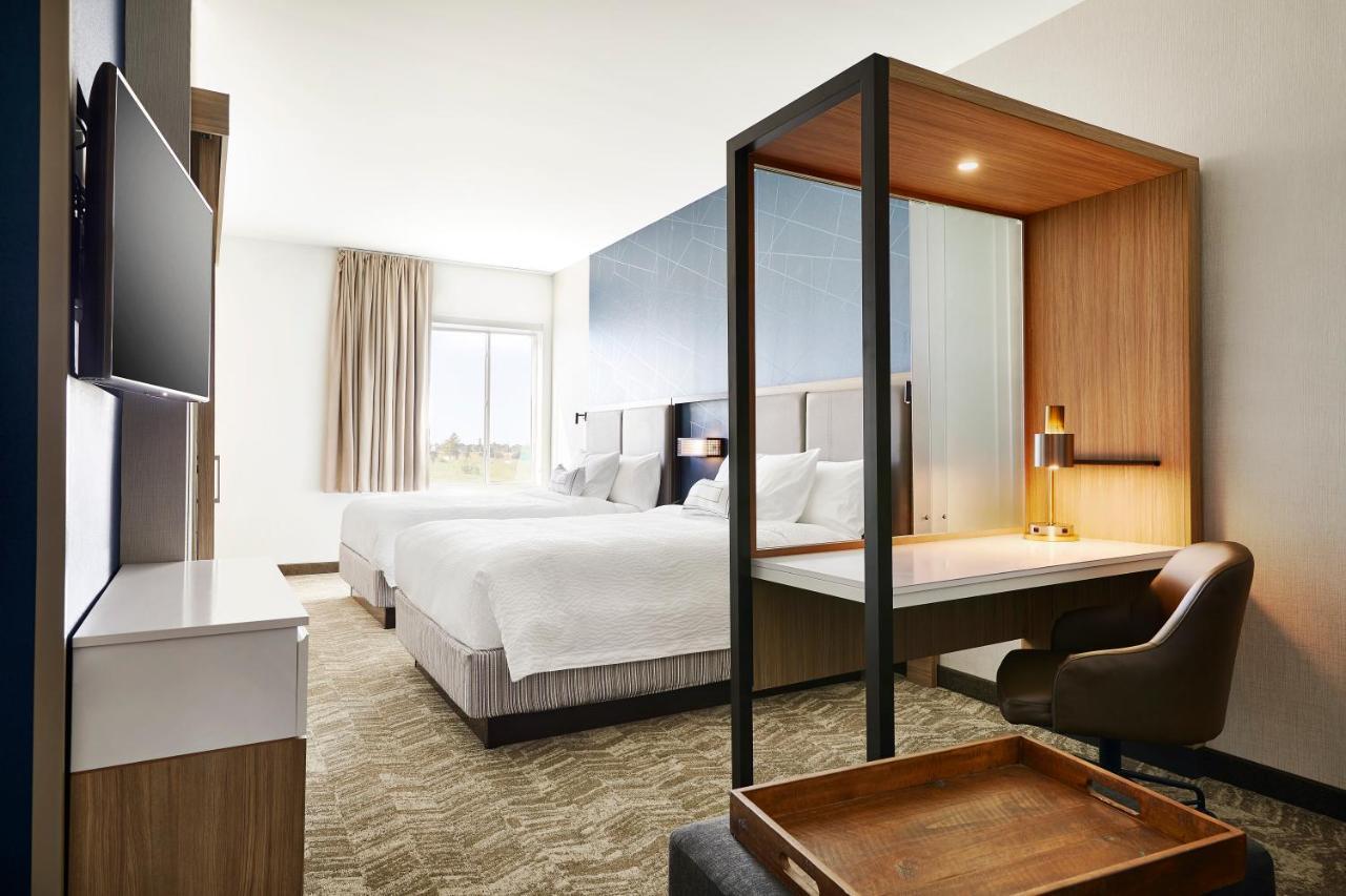Junior Suite with Two Queen Beds and Trundle Bed - Hearing Accessible