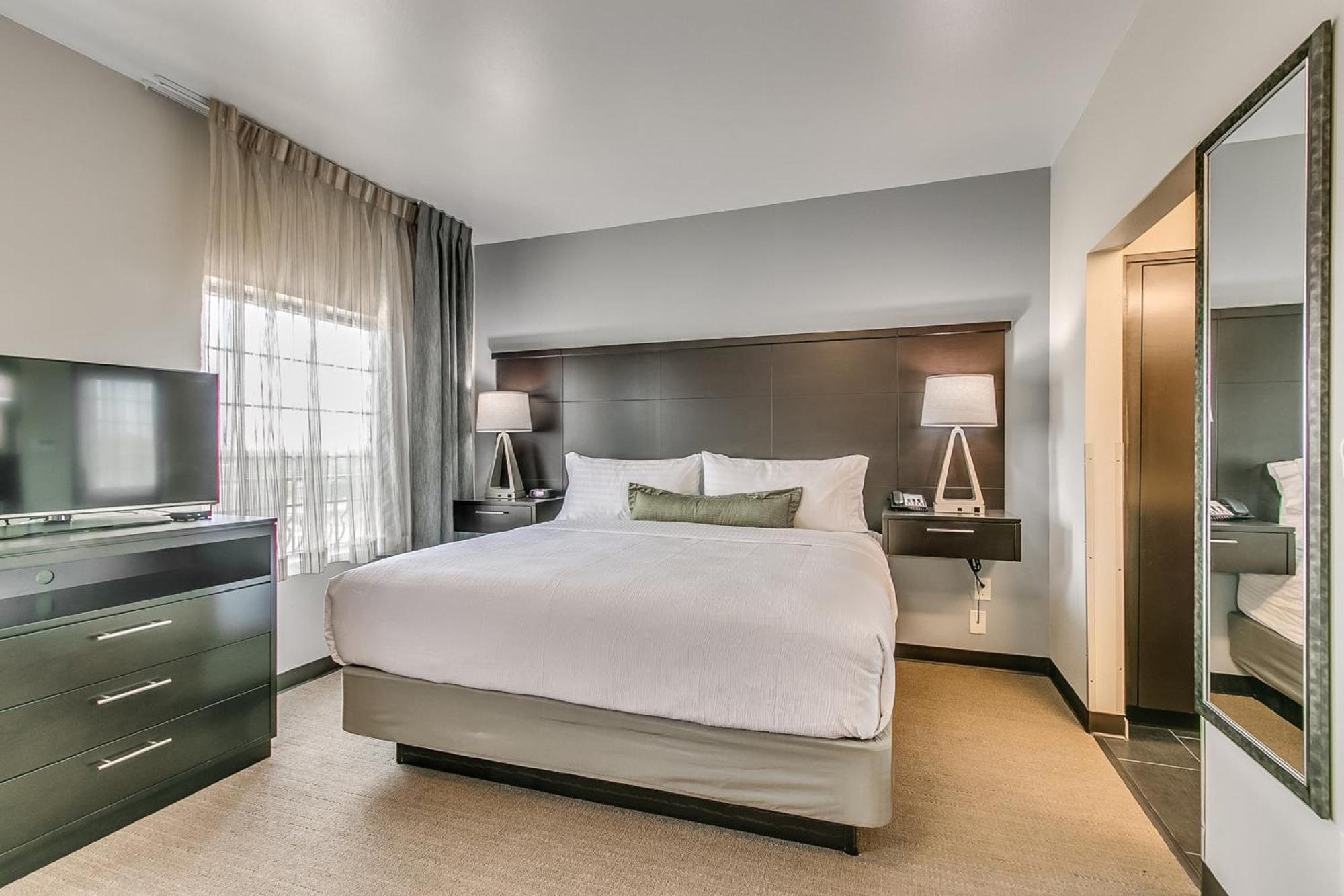 Studio Suite King Bed Non-Smoking