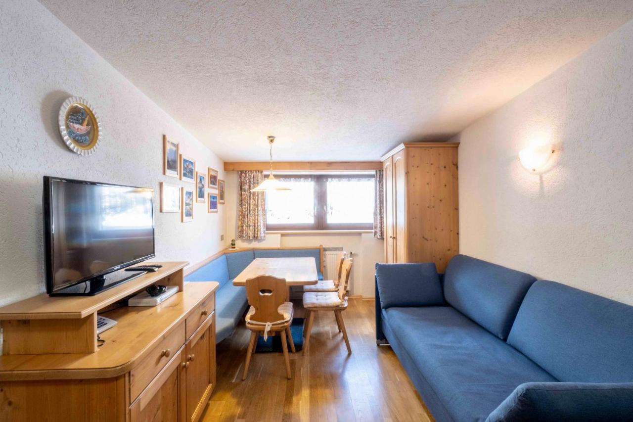 One-Bedroom Apartment,945400567:JPEG