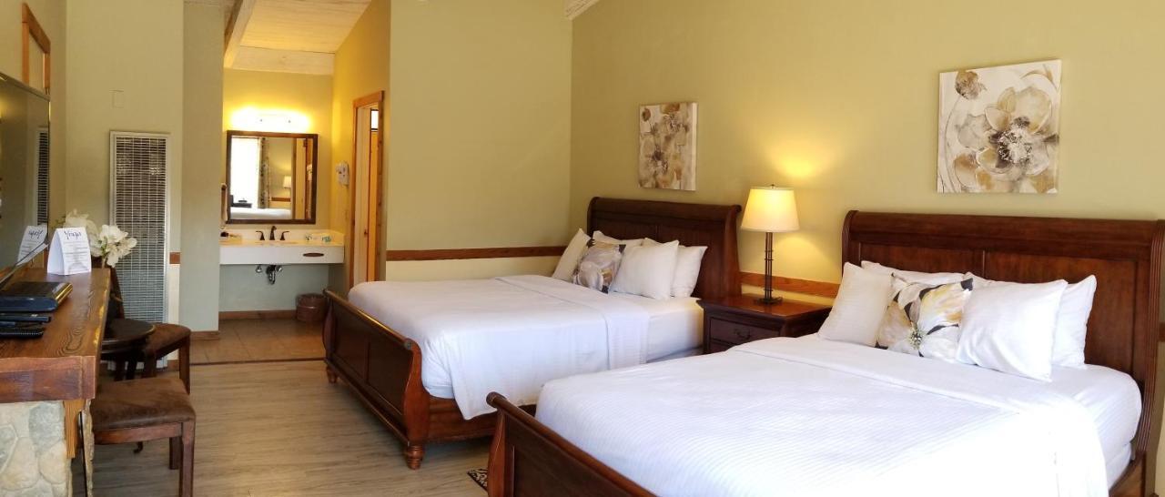 Queen Room 2 Queen Beds