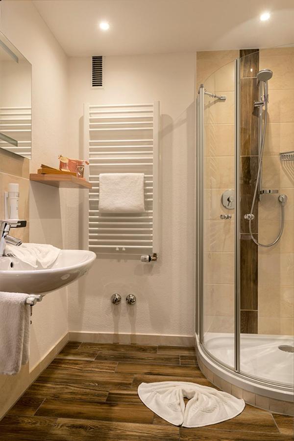 Doppelzimmer mit Balkon