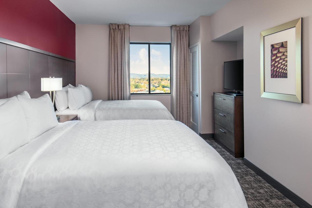 One-Bedroom Suite with Two Queen Beds