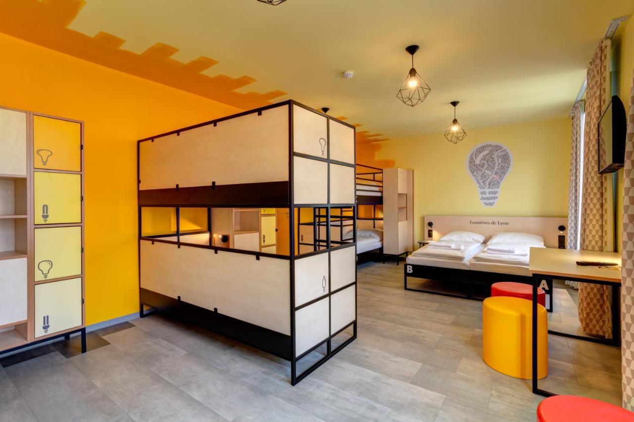 Bed 8-Bed Mixed Dormitory Room