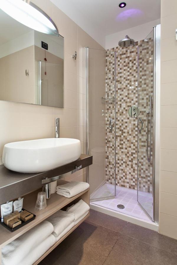 Classic Double or Twin Room Partial Sea View