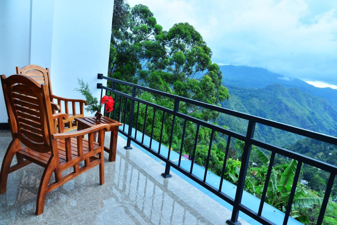 Familienzimmer mit Bergblick
