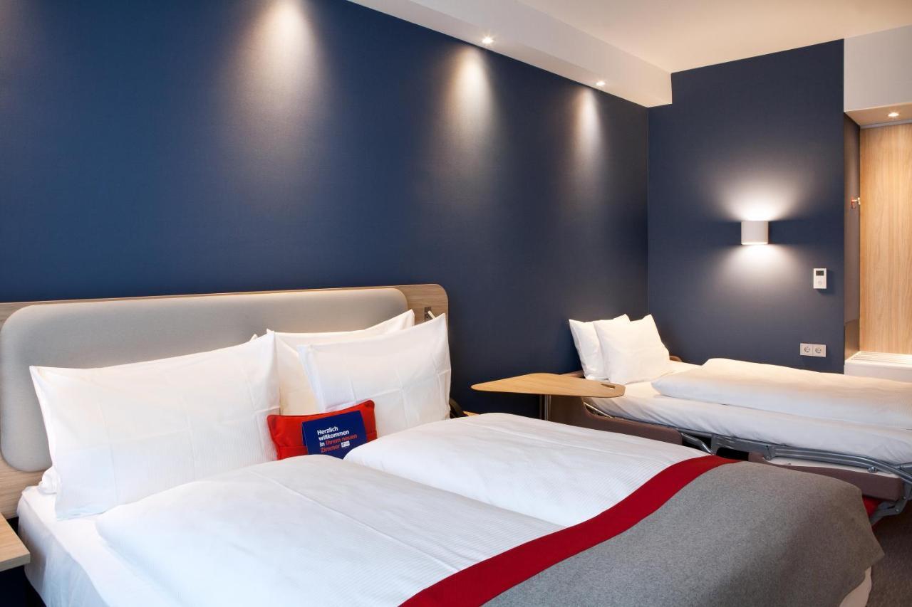 Standard Zimmer mit Queensize-Bett und Einzelschlafsofa