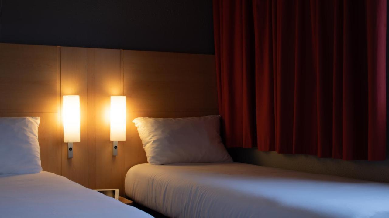 Standard Room 2 Single Beds