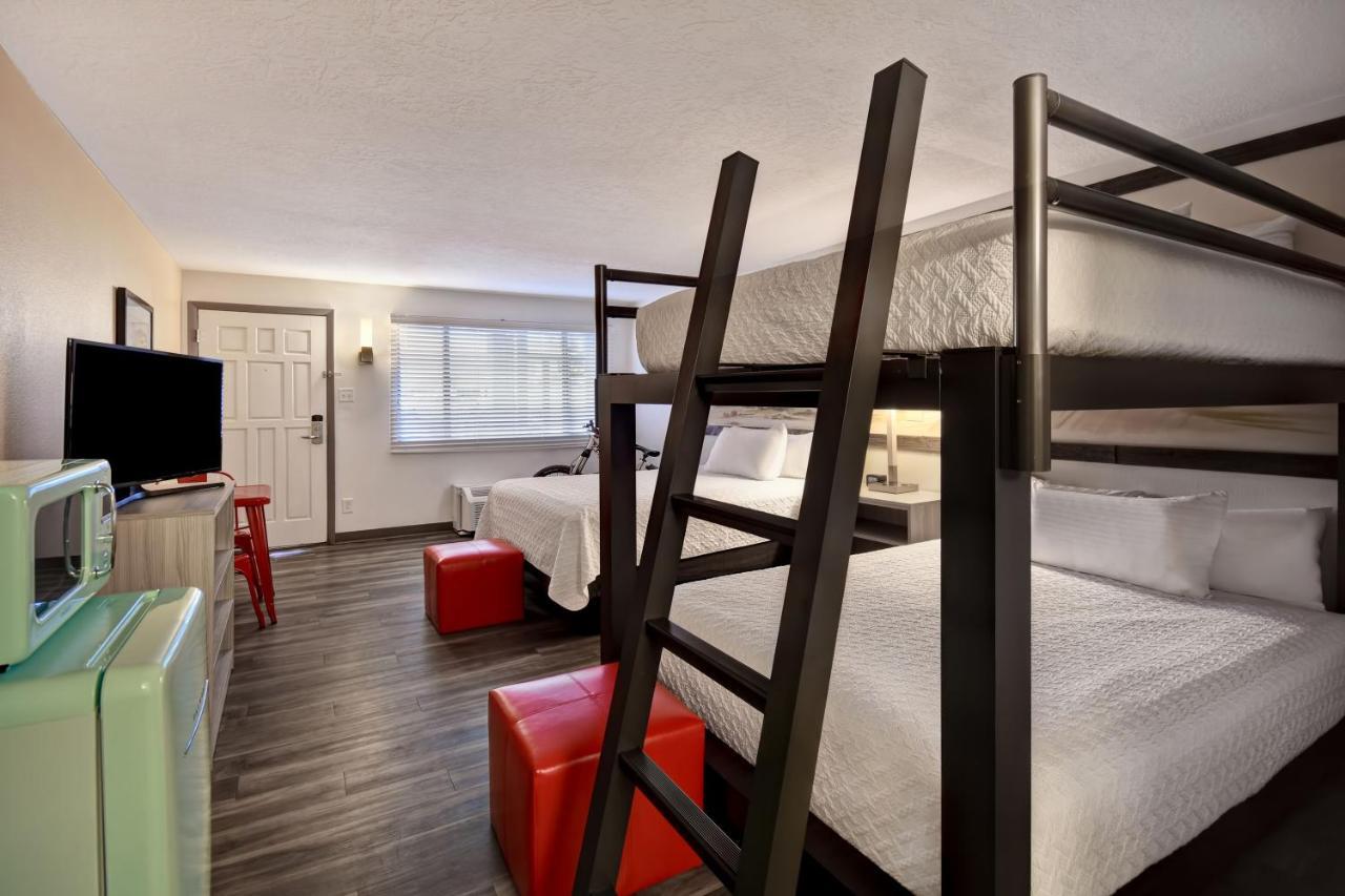 Queen w or Queen Bunk Beds