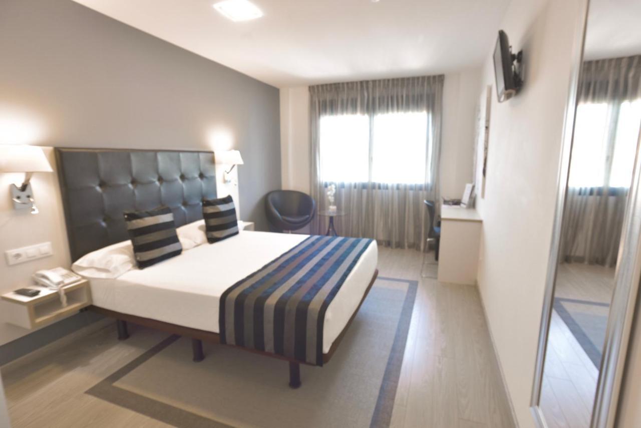 Standard Double Room,965684860:JPEG