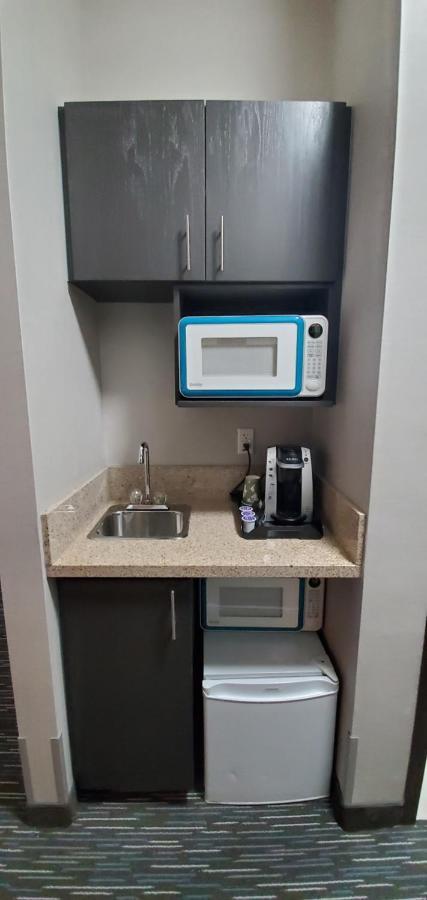 King Suite Mobility Access or Non-Smoking