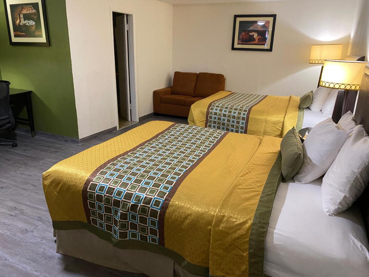 Queen Room Two Queen Beds