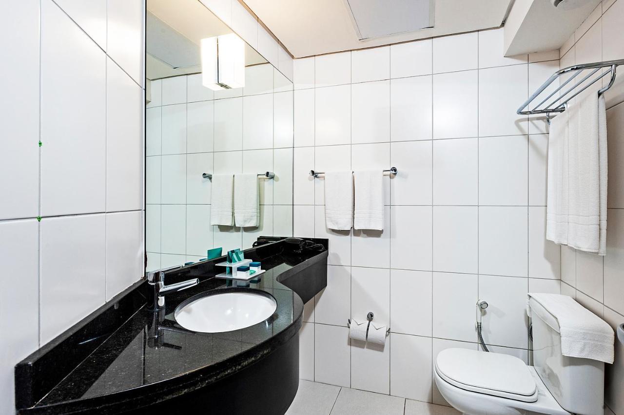 Quarto com 2 Camas de Solteiro