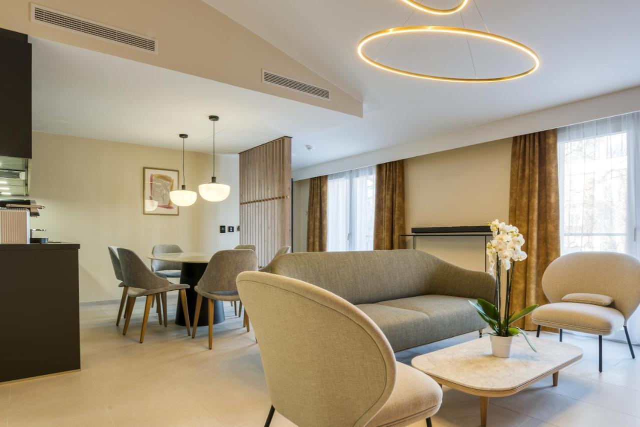 Suite 1923