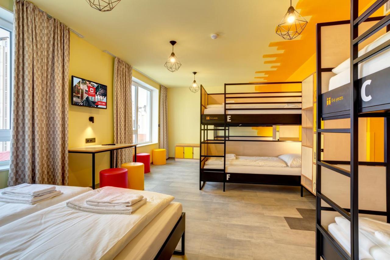 Bed 8-Bed Mixed Dormitory Room
