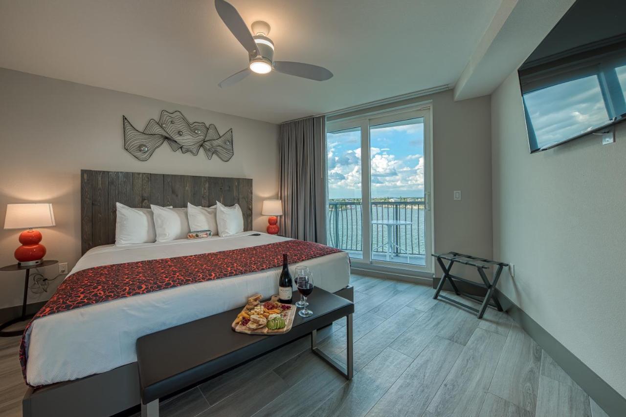 Three-Bedroom Suite Balcony Full Water View