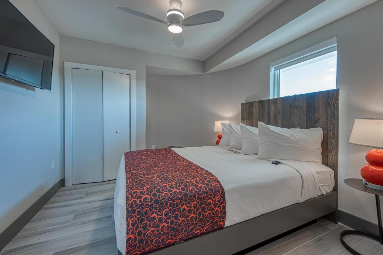 Two-Bedroom Suite Balcony Full Water View