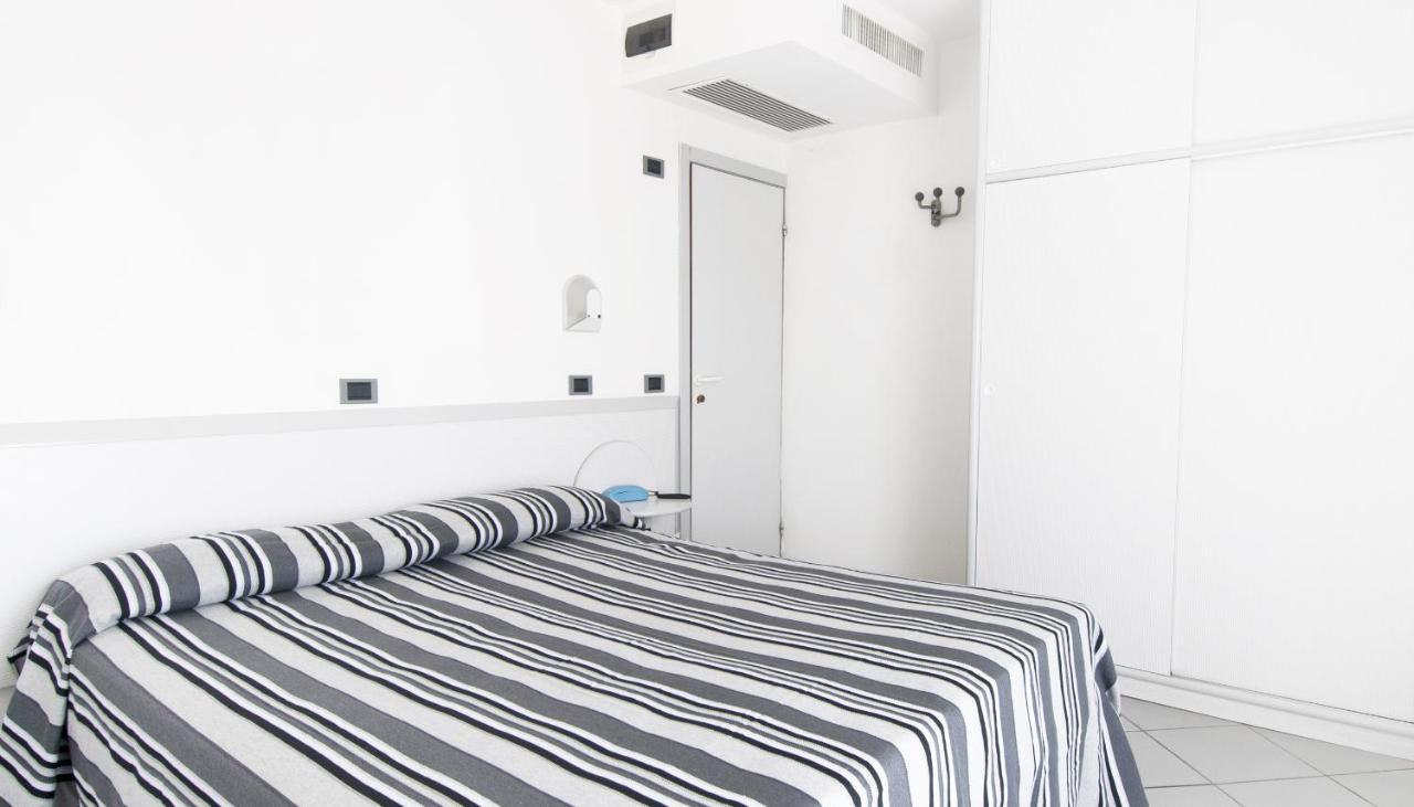 Standard Double or Twin Room,969679483:JPEG