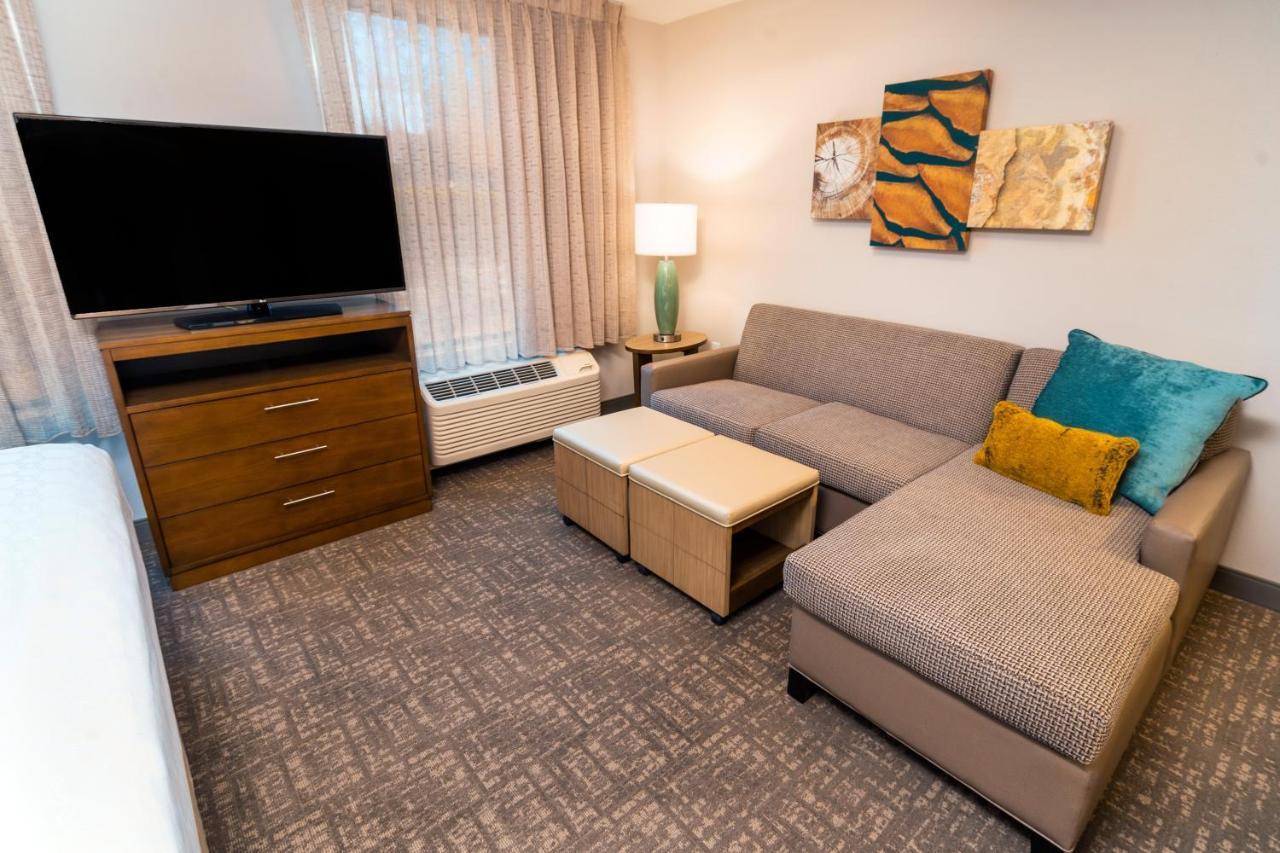 King Studio Suite