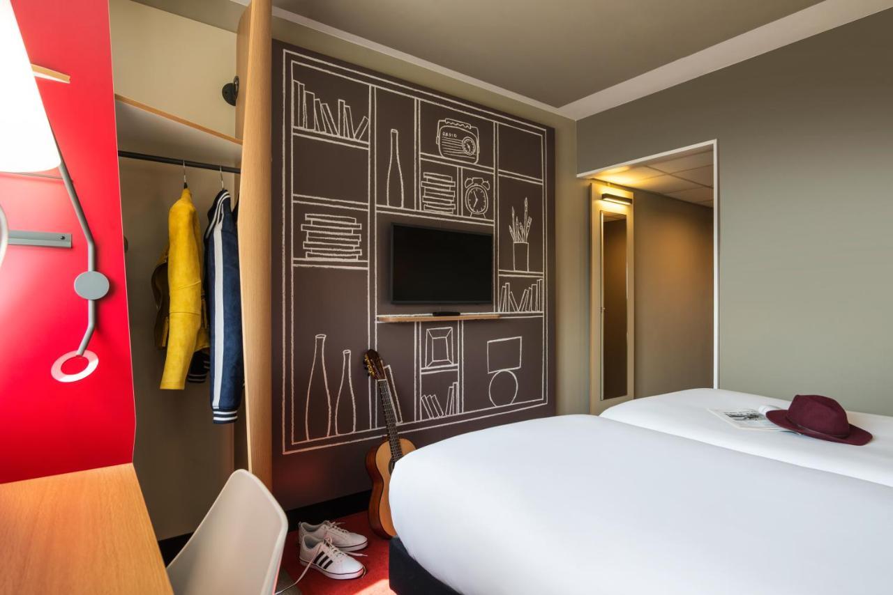 Standard Room 3 Single Beds