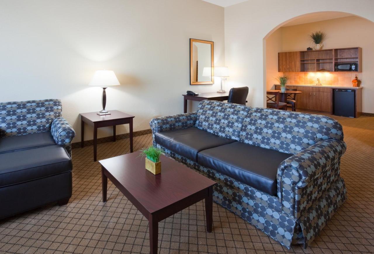 One-Bedroom Suite