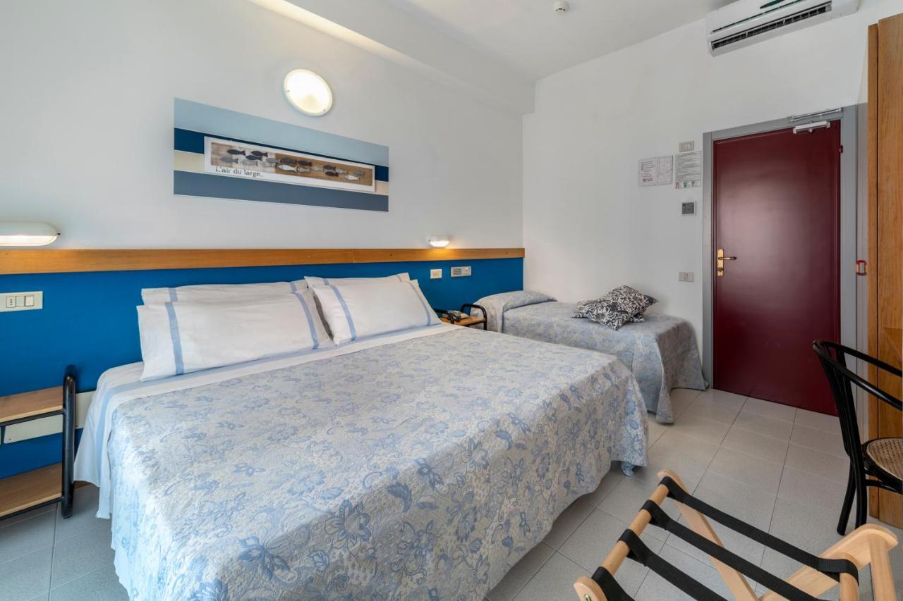 Standard Triple Room,970946317:JPEG